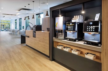 b and b hotel madrid alcorcon