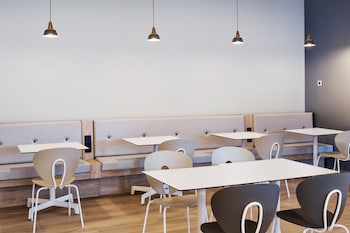 b and b hotel madrid alcorcon