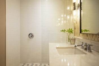 Kimpton Cottonwood, An Ihg Hotel,Douglas>>Carter Lake,4 star