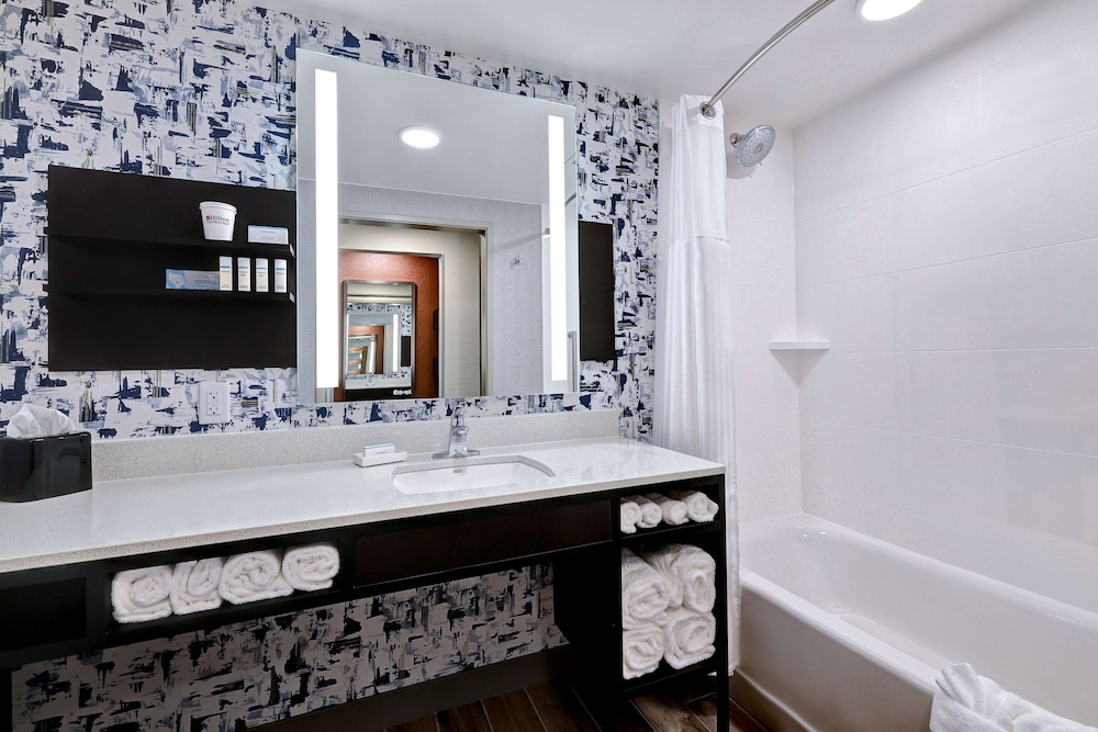 hilton garden inn cedar rapids