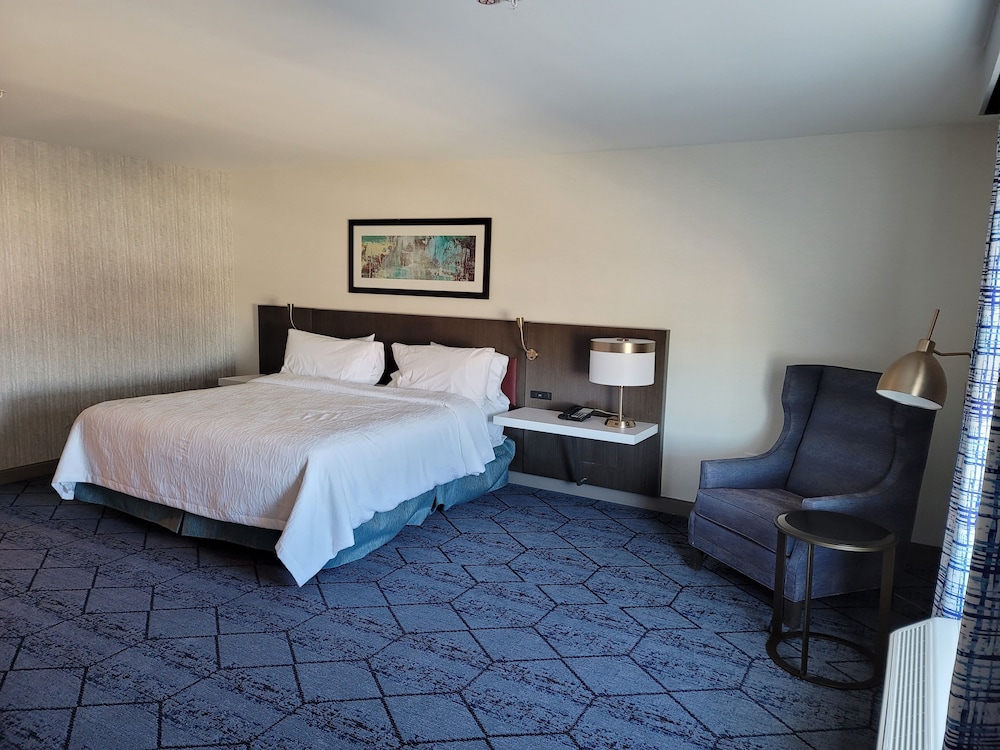 hilton garden inn cedar rapids