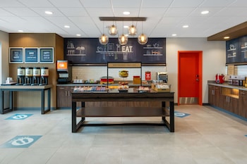 hampton inn and suites cody