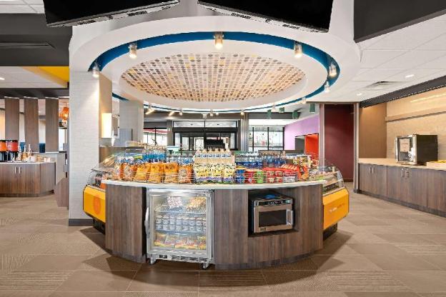 tru by hilton portland airport