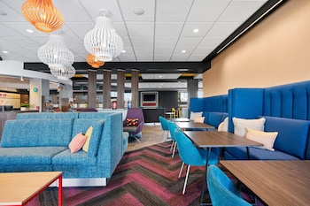 tru by hilton portland airport