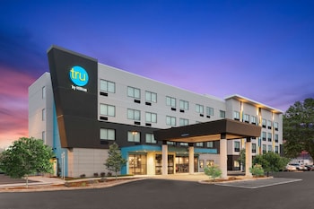 tru by hilton portland airport