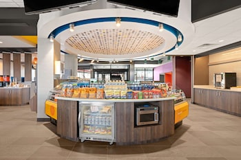 tru by hilton portland airport