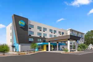 tru by hilton portland airport