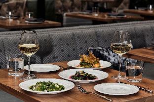 rand tower hotel minneapolis a marriott tribute portfolio hotel