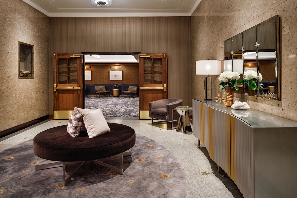 rand tower hotel minneapolis a marriott tribute portfolio hotel
