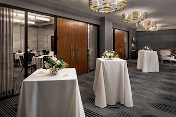 rand tower hotel minneapolis a marriott tribute portfolio hotel