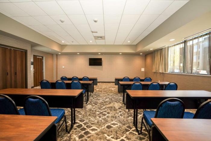 hampton inn and suites aurora south denver