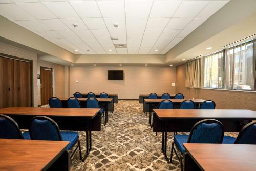 hampton inn and suites aurora south denver