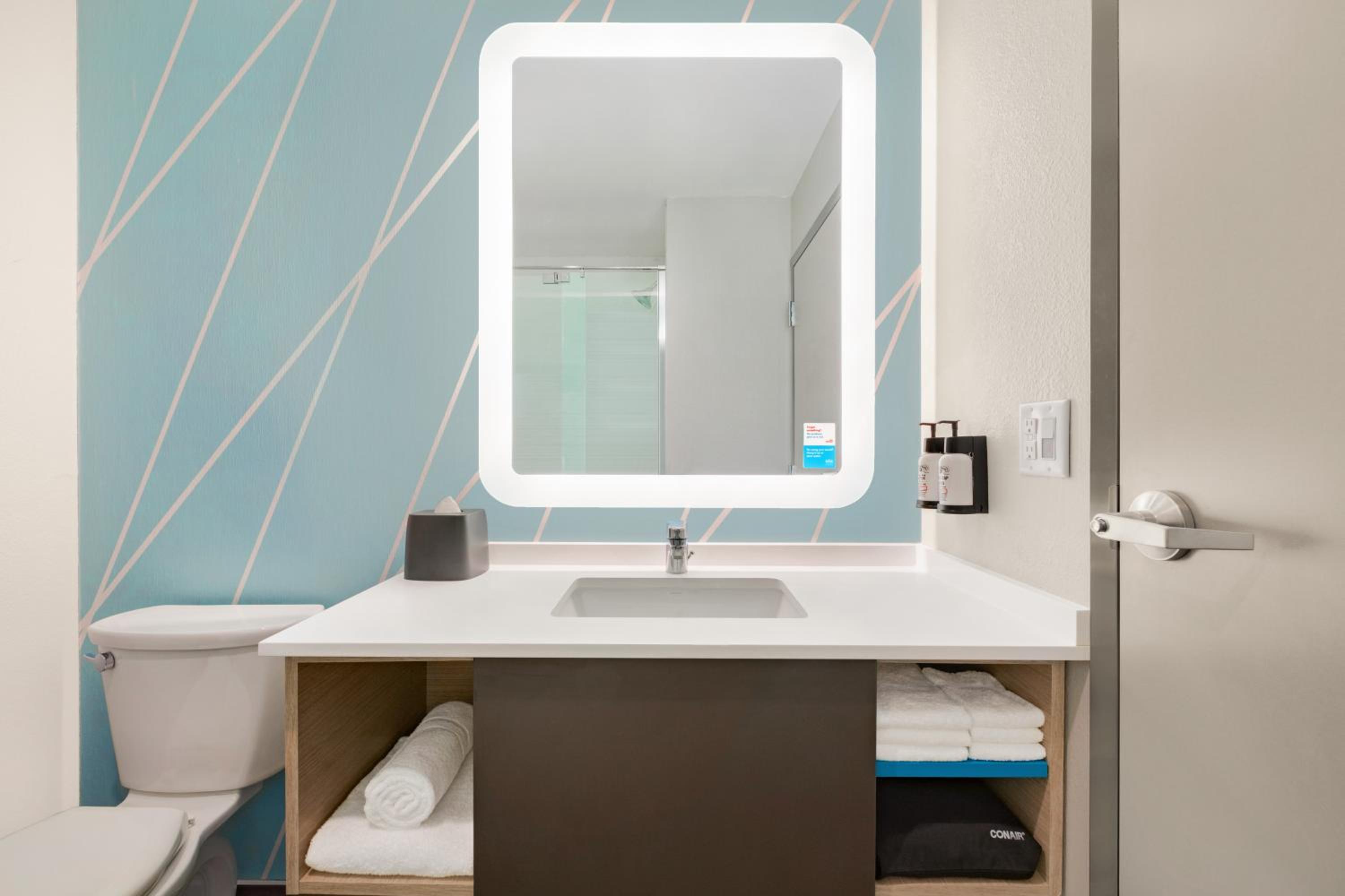 avid hotels austin tech ridge