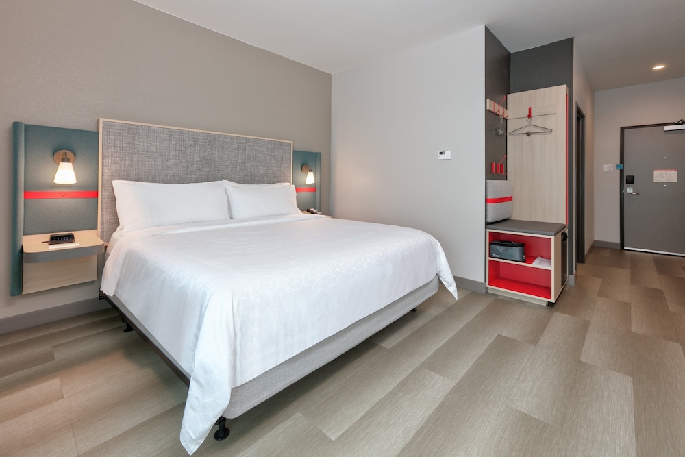 avid hotels austin tech ridge