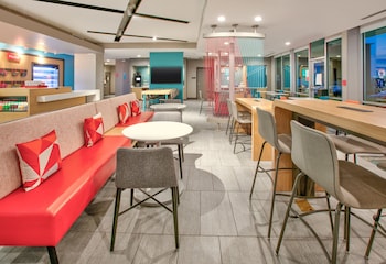 avid hotels austin tech ridge