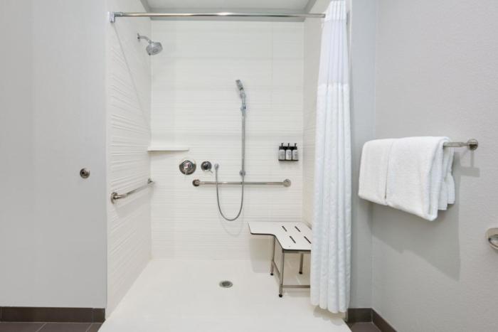 avid hotels austin tech ridge