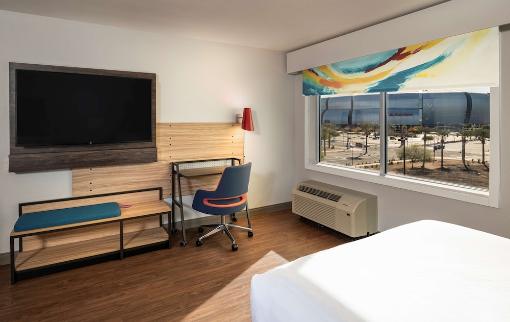 tru by hilton phoenix glendale westgate az