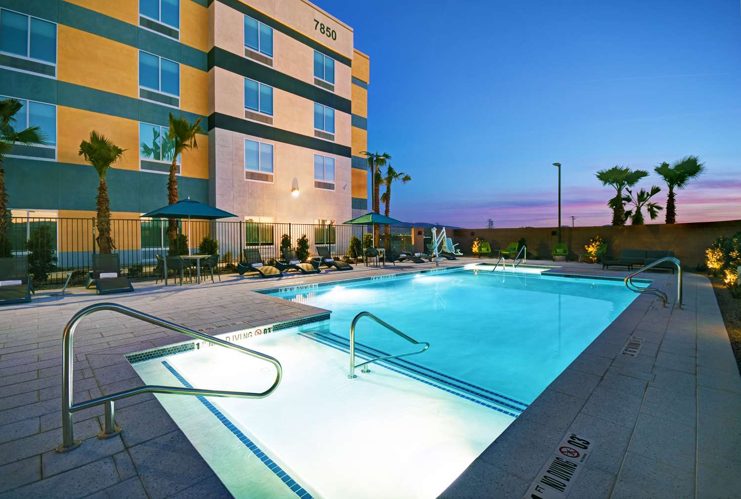 hampton inn las vegas strip south nv