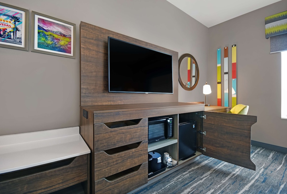 hampton inn las vegas strip south nv