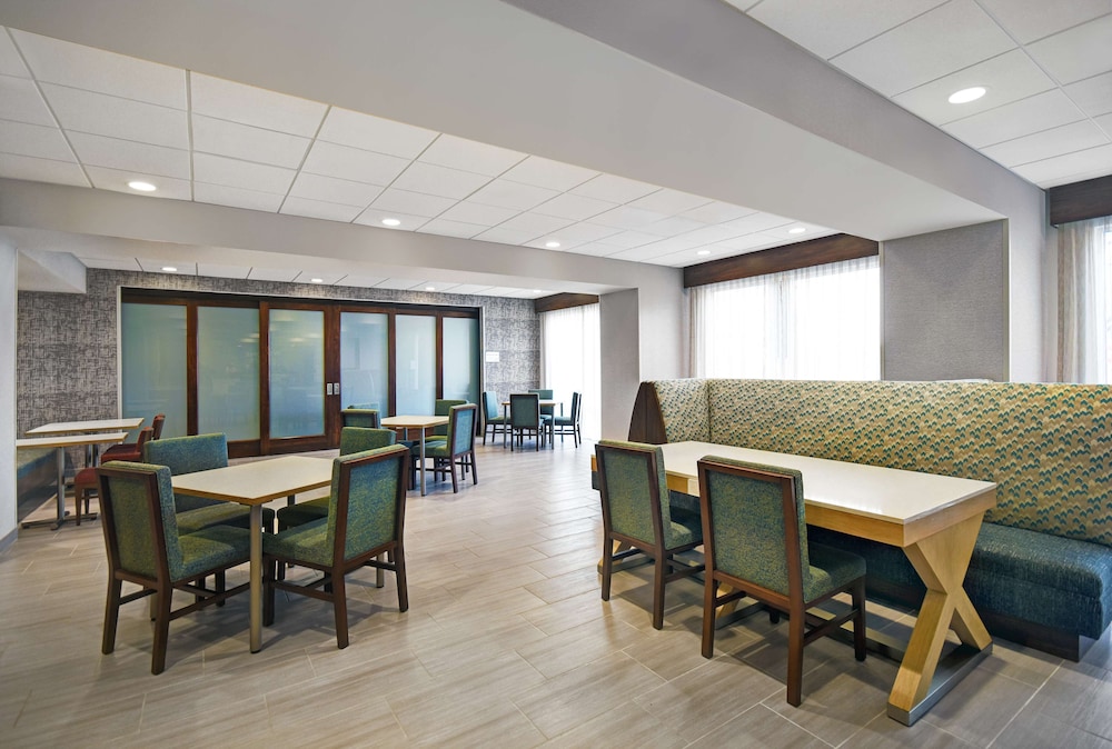 hampton inn las vegas strip south nv