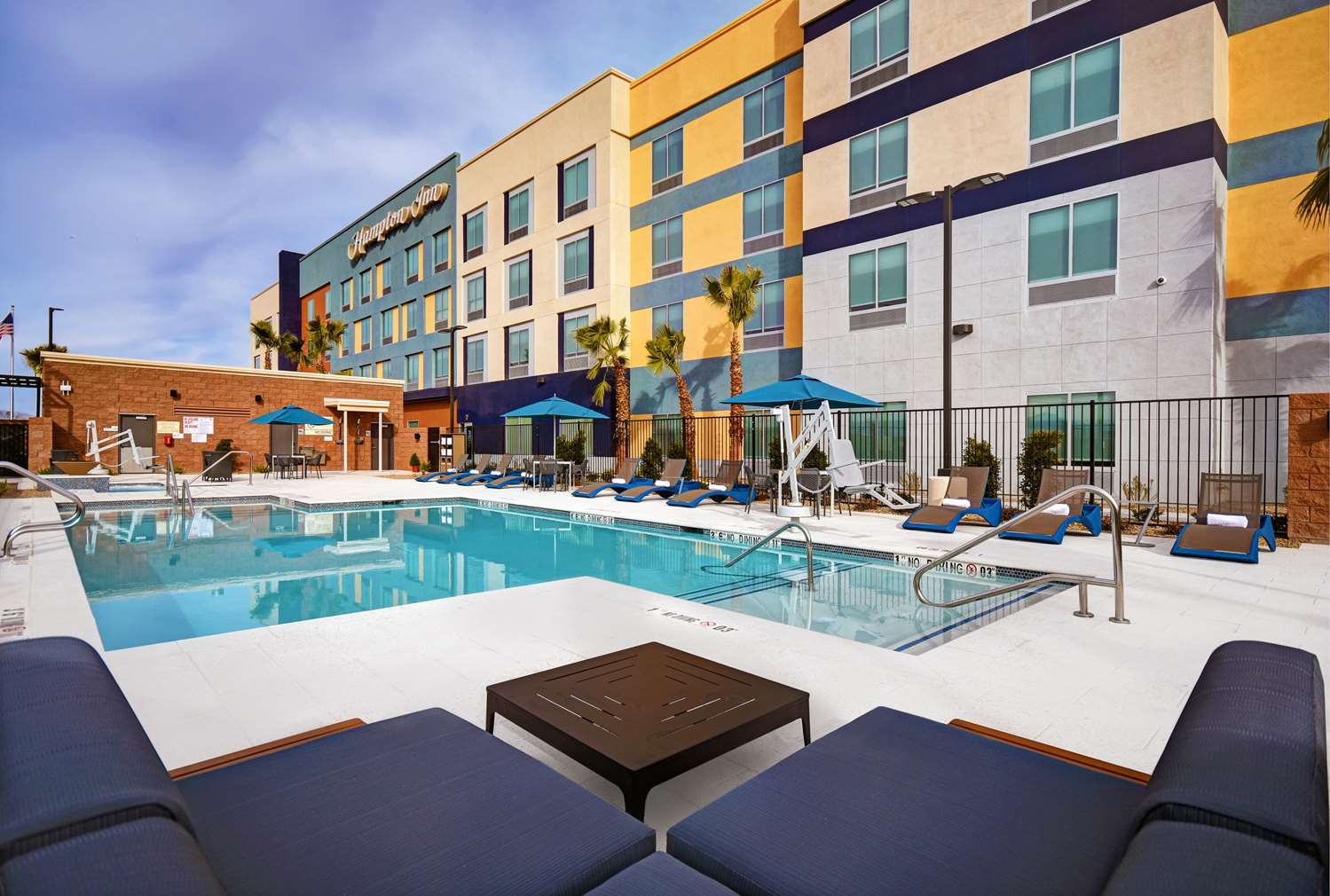 hampton inn las vegas strip south nv