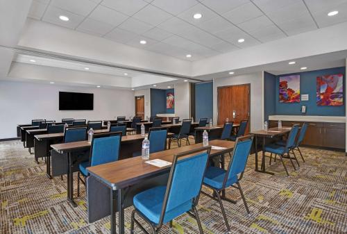 hampton inn las vegas strip south nv