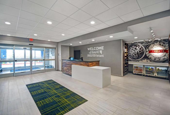 hampton inn las vegas strip south nv