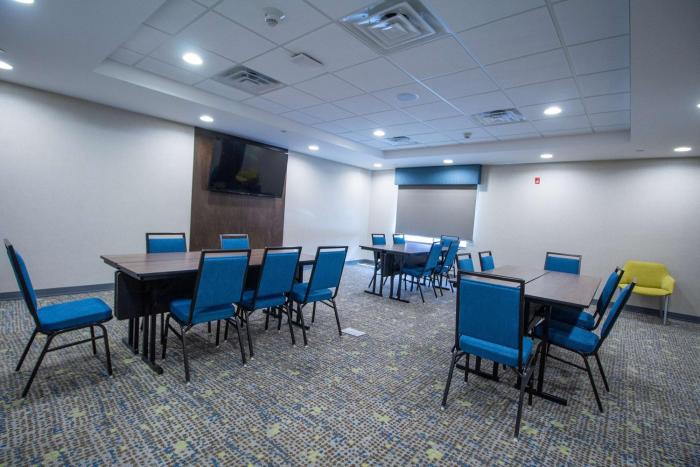 hampton inn and suites north attleboro