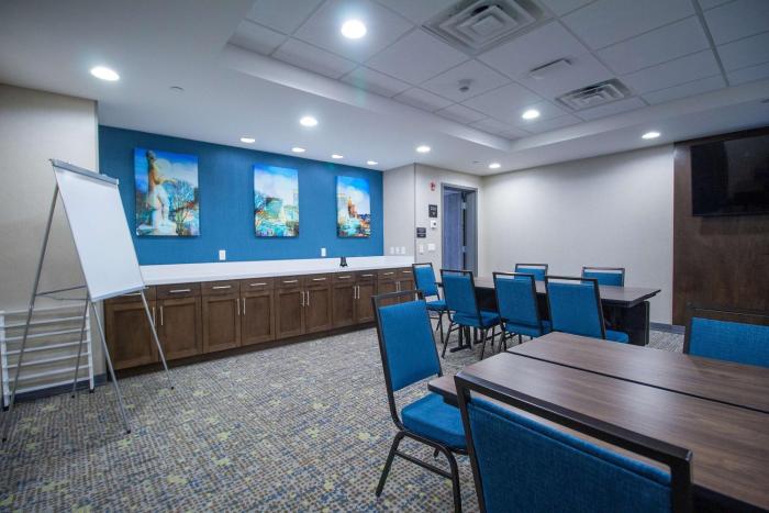 hampton inn and suites north attleboro