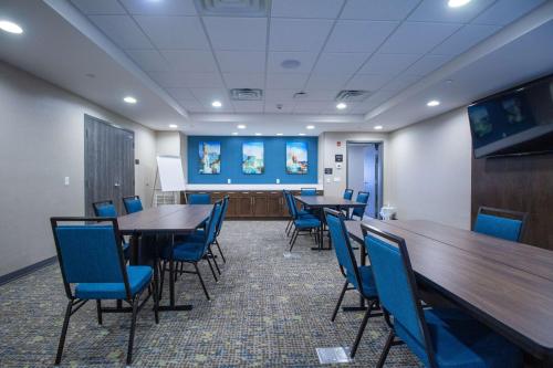 hampton inn and suites north attleboro