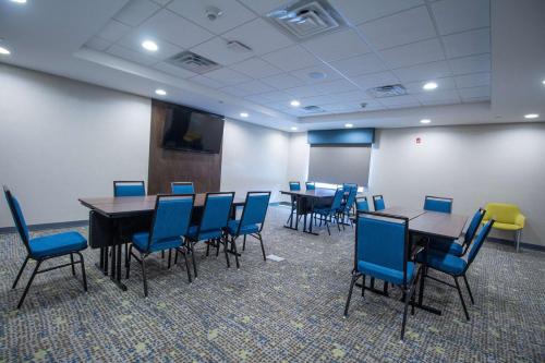 hampton inn and suites north attleboro