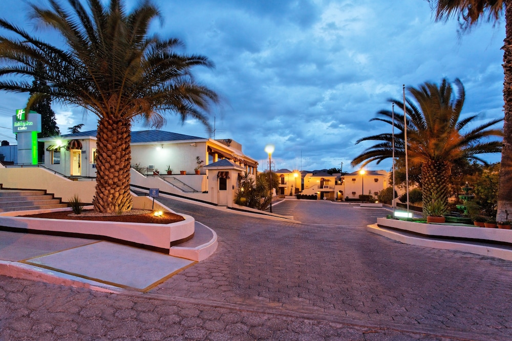 holiday inn and suites chihuahua expo