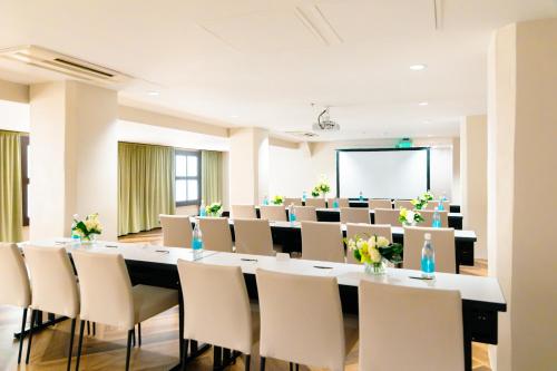 the exchange sacramento curio collection by hilton