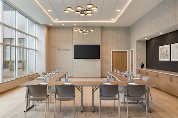 staybridge suites rochester mayo clinic area an ihg hotel