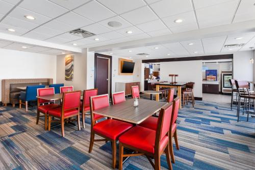 holiday inn express chillicothe east by ihg