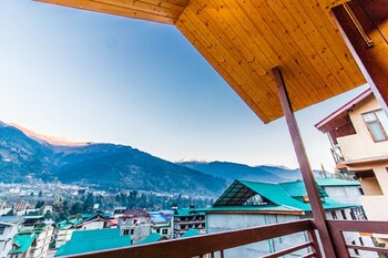 misty mountain manali