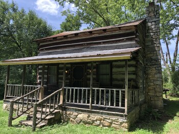 smokey mtn romantic handcrafted cabins