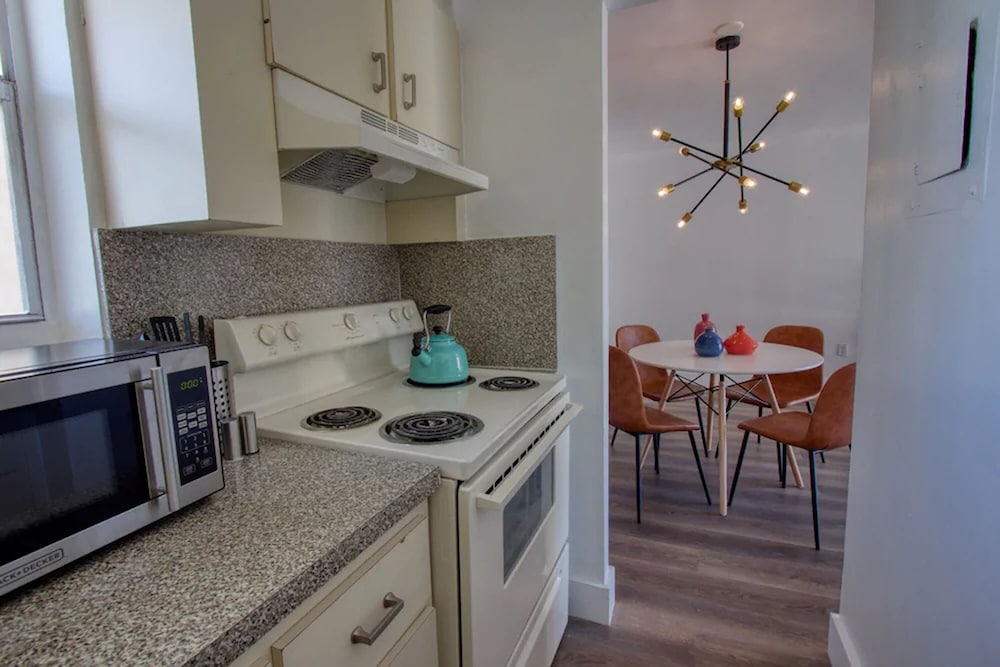 23 plams suites by rocketstay