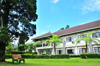 Sari Ater Hotel & Resort,Ciater>>Bandung,3 star