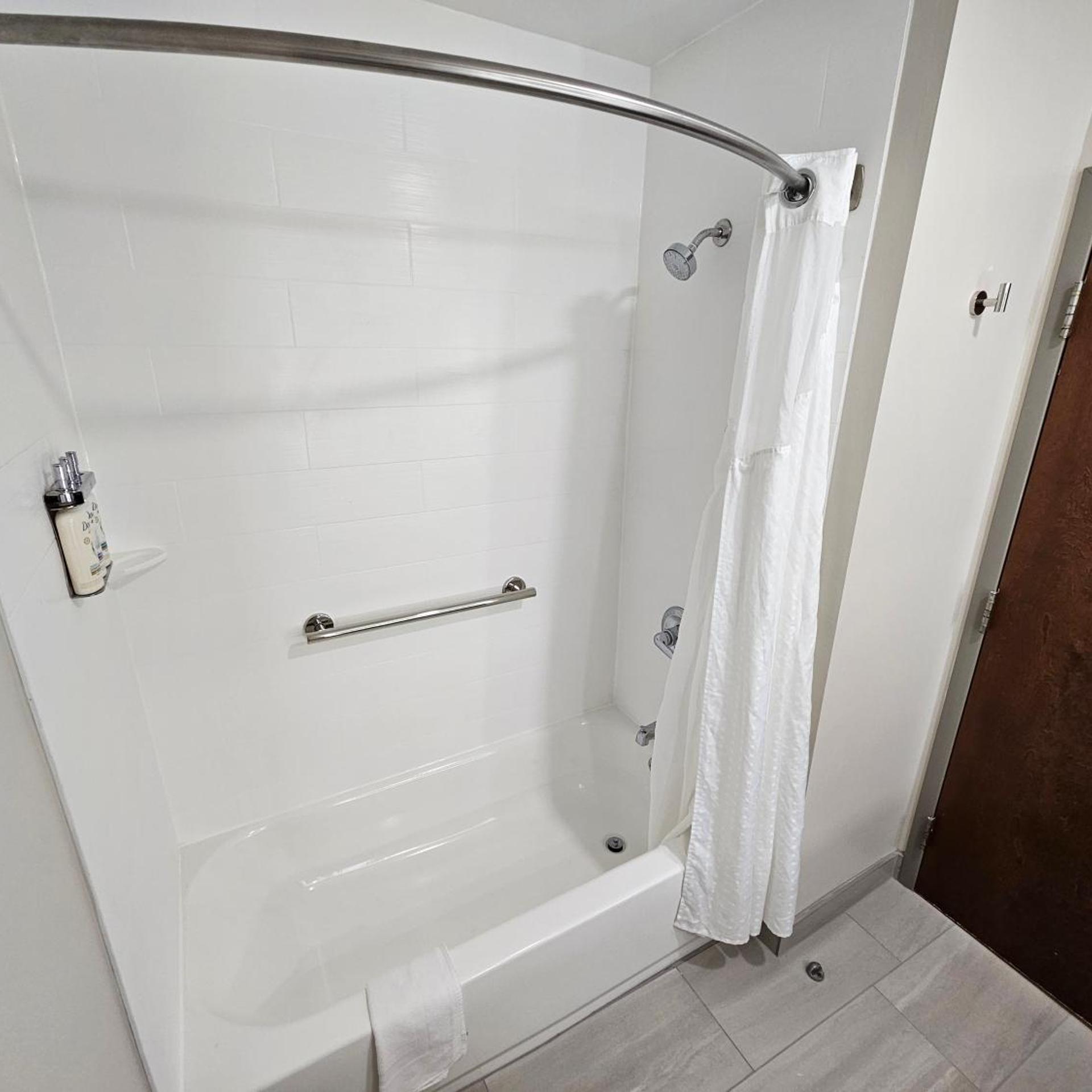 holiday inn express hotel and suites cincinnati blue ash by ihg