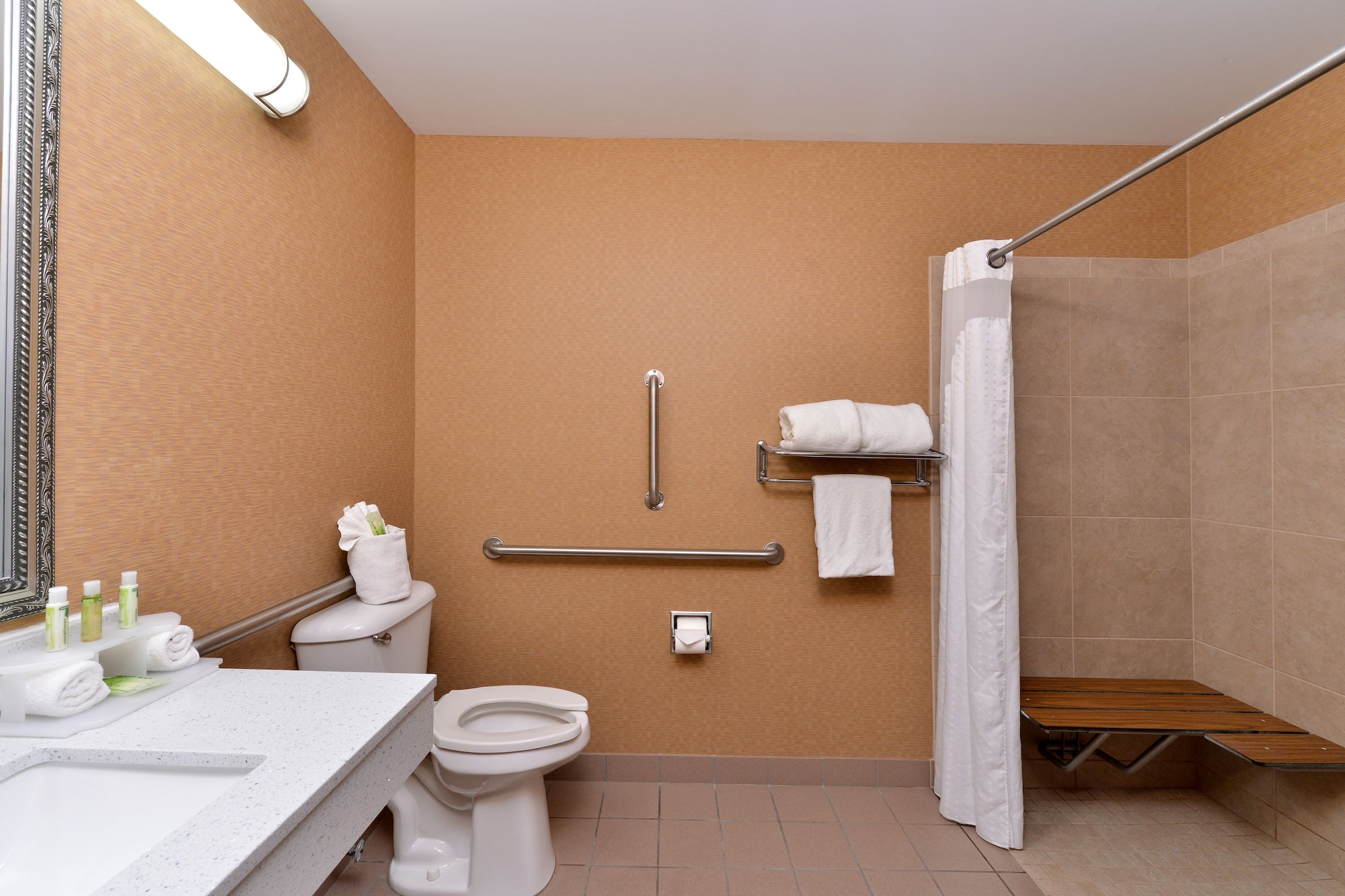 holiday inn express hotel and suites cincinnati blue ash by ihg