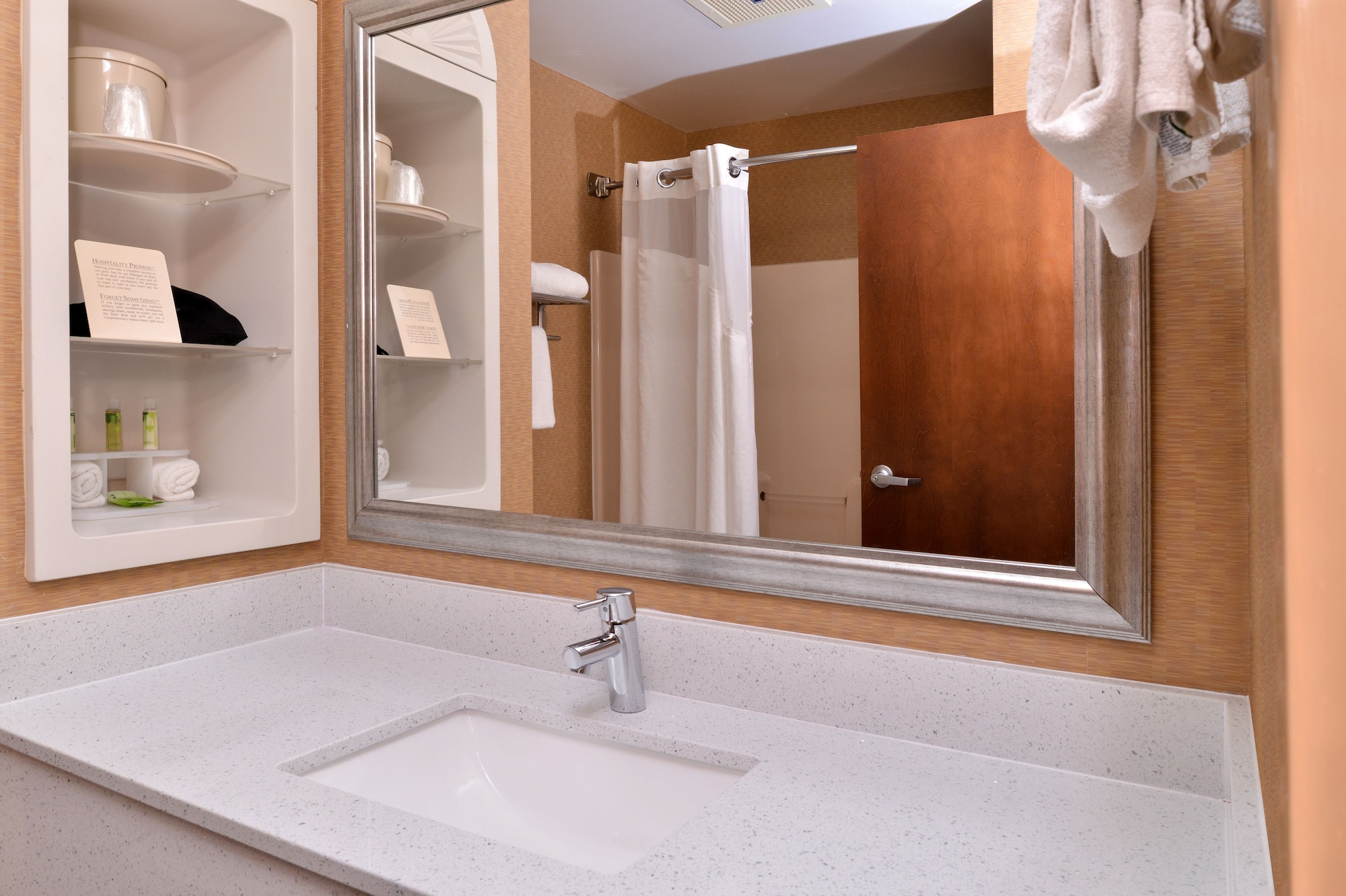 holiday inn express hotel and suites cincinnati blue ash by ihg