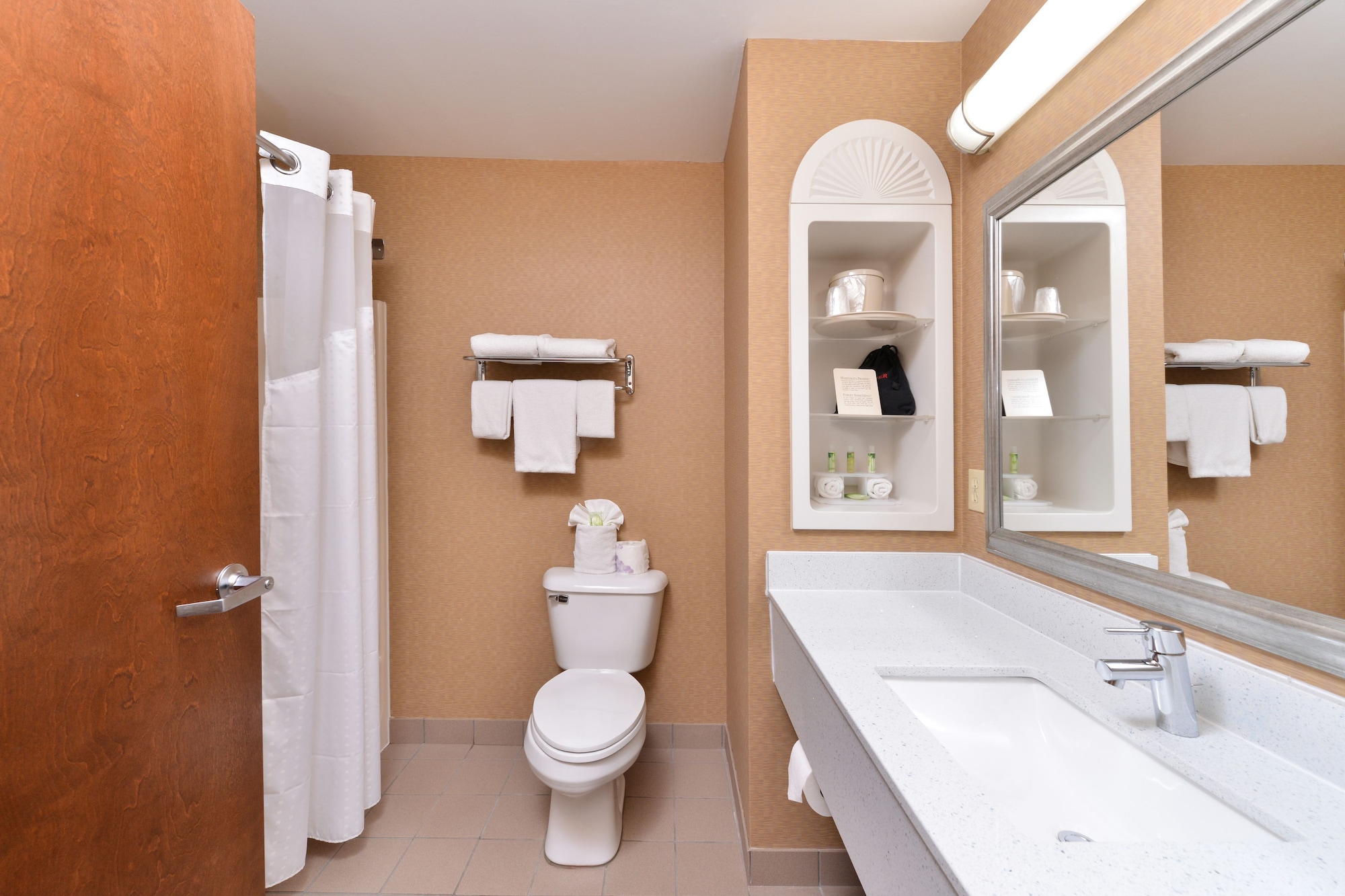 holiday inn express hotel and suites cincinnati blue ash by ihg