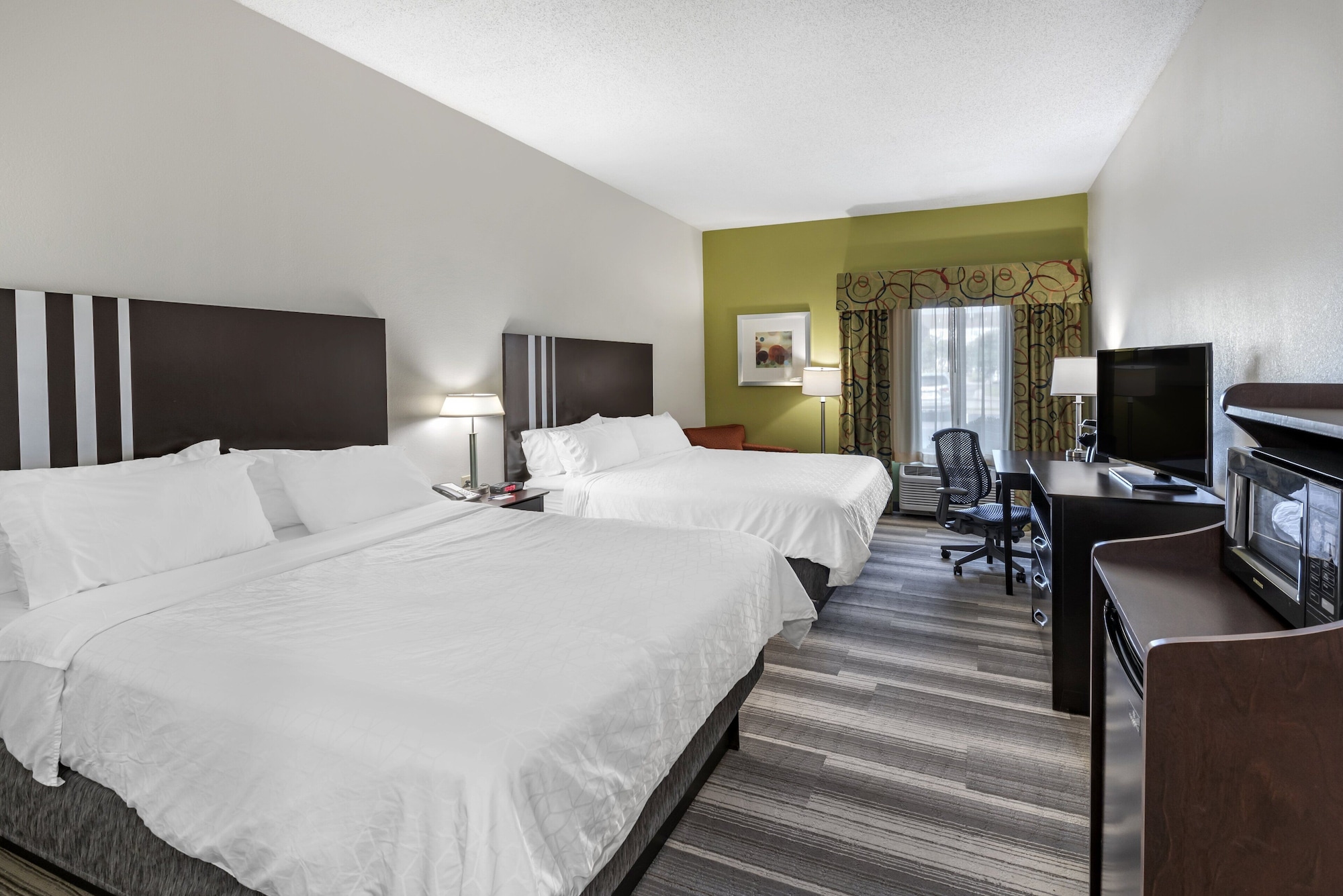 holiday inn express hotel and suites cincinnati blue ash by ihg