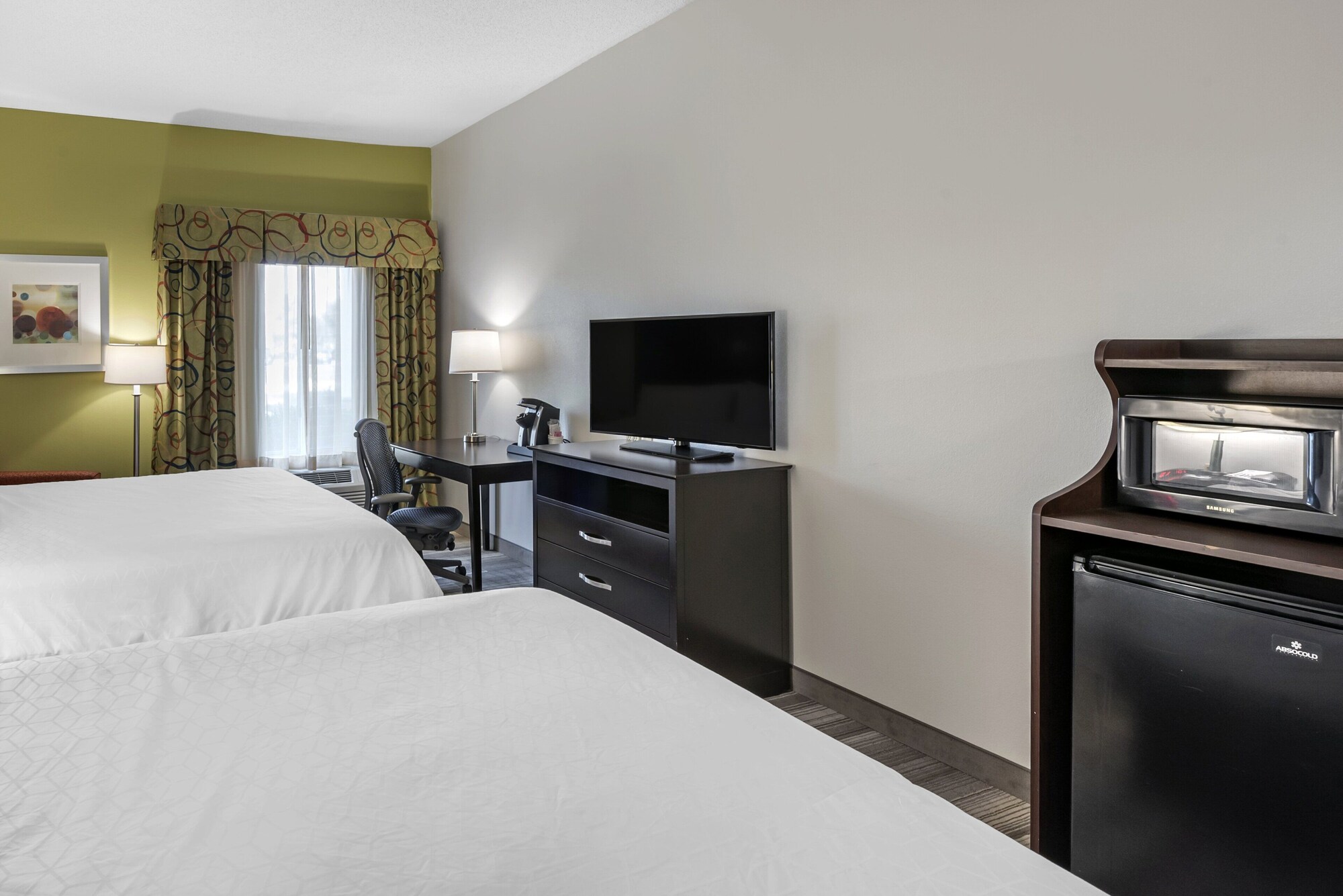 holiday inn express hotel and suites cincinnati blue ash by ihg