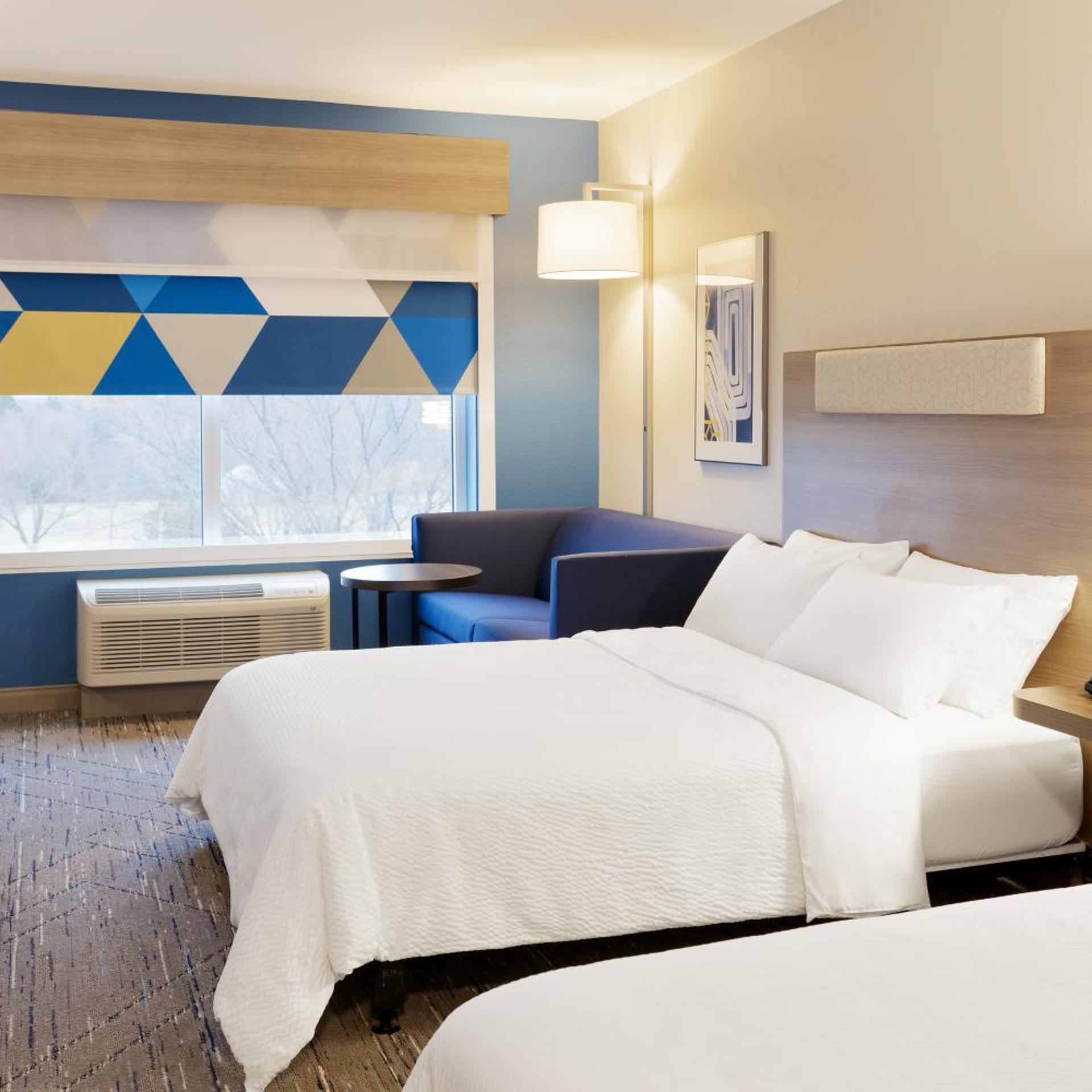 holiday inn express hotel and suites cincinnati blue ash by ihg