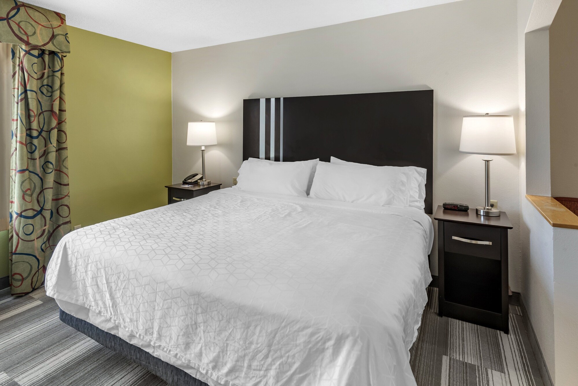 holiday inn express hotel and suites cincinnati blue ash by ihg