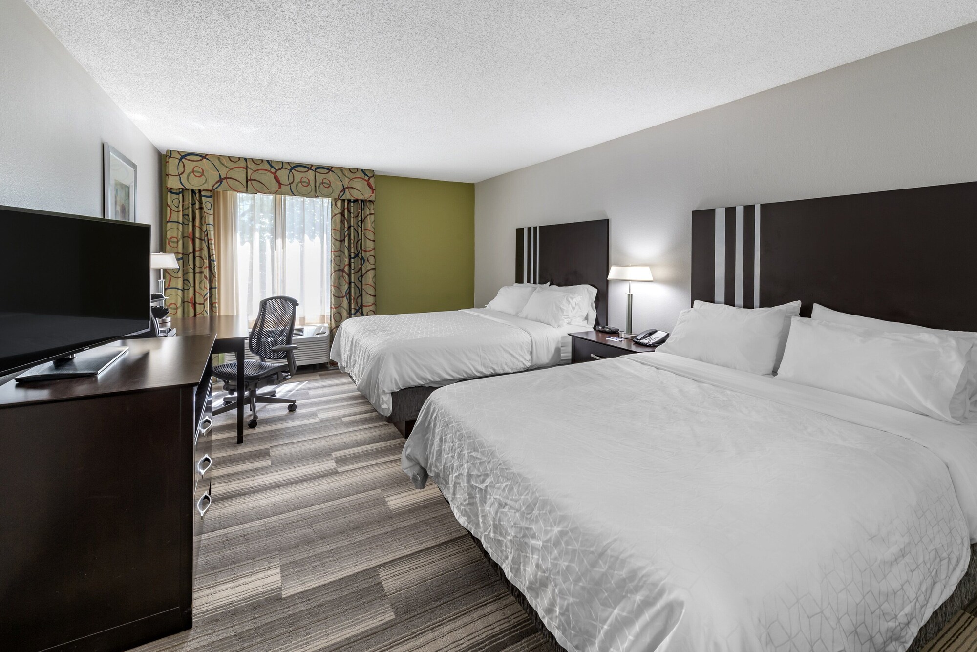 holiday inn express hotel and suites cincinnati blue ash by ihg