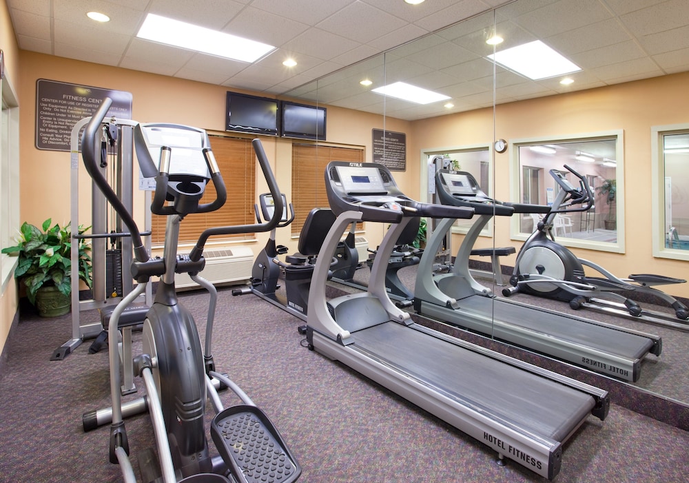 holiday inn express hotel and suites cincinnati blue ash by ihg