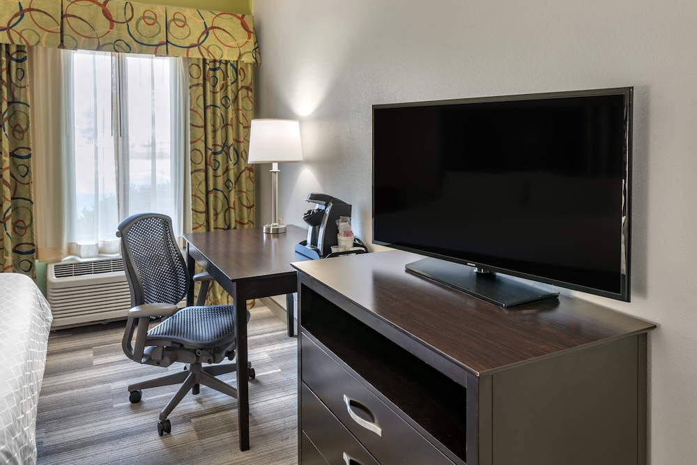 holiday inn express hotel and suites cincinnati blue ash by ihg